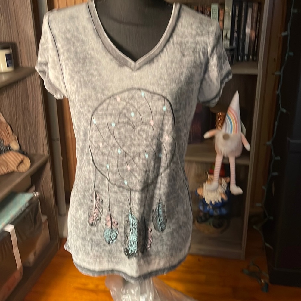 Savvy v-neck T-shirt size large